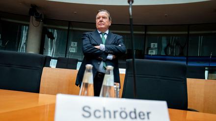 Ex-Kanzler Gerhard Schröder (SPD) im Wirtschaftsausschuss des Bundestags zum Pipeline-Projekt Nord Stream 2