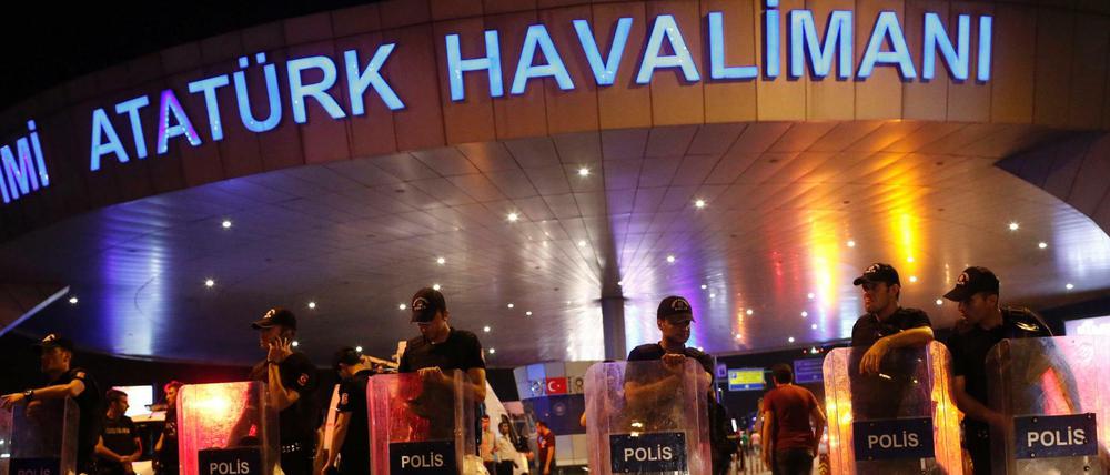 Der Atatürk-Flughafen in Istanbul: Ziel von drei Selbstmordattentätern 