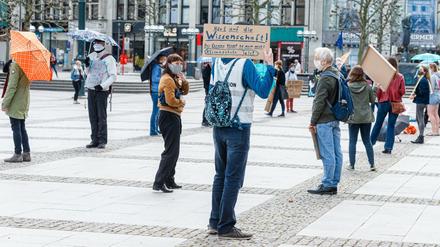 Umweltaktivisten demonstrieren für mehr Klimaschutz 