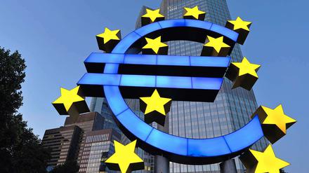 Wenn die Krise sich nicht bald entspannt, könnte die EZB erneut Staatsanleihen kaufen, um so den Zinsdruck auf die Südländer zu abzuschwächen.