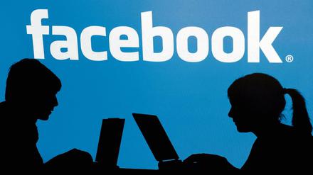 Bundesjustizminister Heiko Maas will Facebook zu konsequenterem Vorgehen gegen Volksverhetzung verpflichten. 