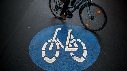 Die Markierung einer sogenannten Fahrradstraße in Hannover.