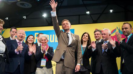 Christian Lindner, FDP-Bundesvorsitzender, mit Präsidiumsmitgliedern beim Bundesparteitag der Liberalen im April. 