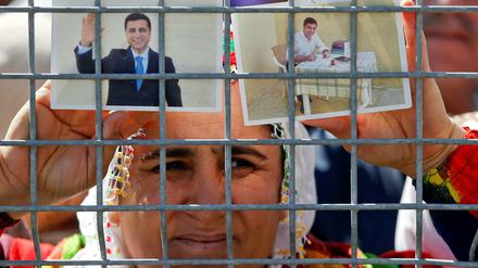 Auch der Kurdenpolitiker Selahattin Demirtas bleibt hinter Gittern.