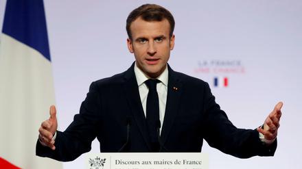 Emmanuel Macron will sich am Montagabend zu den Gelbwesten-Protesten äußern.