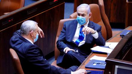 Koalition am Ende. Man geht wieder getrennte Wege: Israels Premierminister Benjamin Netanjahu (rechts) und sein Kurzzeitpartner Benny Gantz.