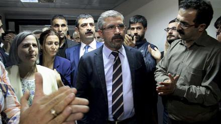 Der prokurdische Anwalt Tahir Elci (Mitte) ist erschossen worden.