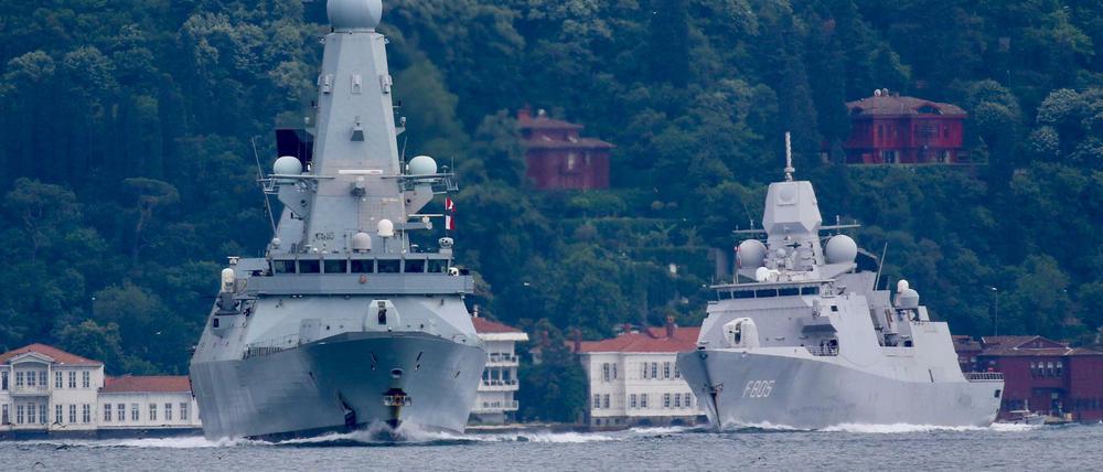 Das britische Kriegsschiff HMS Defender fuhr am Mittwoch in die Krim-Region.
