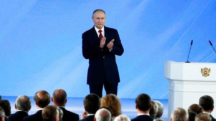 Der russische Präsident Wladimir Putin applaudiert nach seiner Rede am 15.01.2020. (Archivbild)