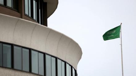 Die Flagge Saudi-Arabiens an der Botschaft in Washington (Symbolbild)