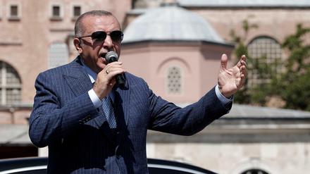 Der türkische Präsident Erdogan vor der Hagia Sophia (am 7. August 2020)