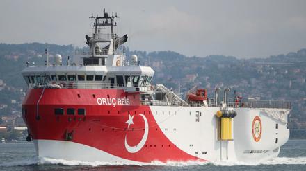 Die Türkei entsendet das Forschungsschiff Oruc Reis erneut ins Mittelmeer. Das Außenministerium in Athen spricht von einer "großen Eskalation" und wirft der Türkei Unglaubwürdigkeit vor.
