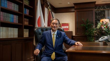 Japans neuer Premier Suga muss die Beziehungen zu China und den USA pflegen, ohne sich in deren Streit reinziehen zu lassen.