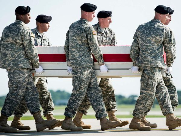 Bilder, die in den USA keiner mehr sehen will: Überführung eines gefallenen Soldaten in seine amerikanische Heimat.