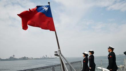 Nationalflagge auf einem taiwanesischen Marineschiff (Archivbild) 