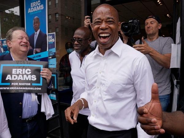 Eric Adams gewinnt laut US-Medien die demokratische Bürgermeister-Vorwahl in New York. 
