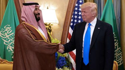 Unentbehrlicher Partner – so schwört Donald Trump Saudi-Arabien die Treue. Damit nimmt er vor allem Thronfolger Mohammed bin Salman aus der Schusslinie.