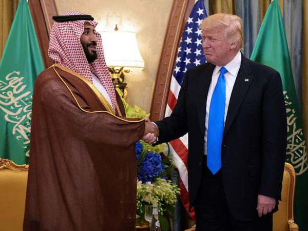 US-Präsident Donald Trump hält am Prinzen fest -trotz aller Vorwürfe gegen den Saudi.