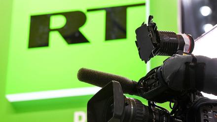 Der staatlich kontrollierte Sender Russia Today (RT) hat in Deutschland keine Sendelizenz.