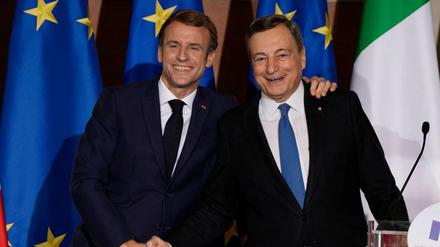 Große Freude: Emmanuel Macron und Mario Draghi am 26. November nach Unterzeichnung des Freundschaftsvertrages