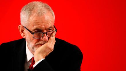  Jeremy Corbyn. Mit seinem Ausschluss aus der Partei sind alte Gräben bei Labour wieder aufgebrochen. 