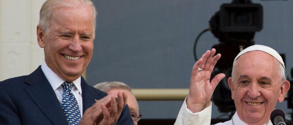 Papst Franziskus und der damalige Vizepräsident Joe Biden 2015 in Washington. 