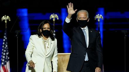 Der gewählte künftige US-Präsident Joe Biden und seine Vize-Präsidentin Kamala Harris .