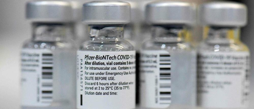 Sechs Impfungen pro Biontech-Vial sind rechtlich geregelt, doch eine siebte Dosis ist möglich.