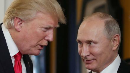 US-Präsident Trump und sein russischer Kollege Putin bei einem Treffen in Vietnam.