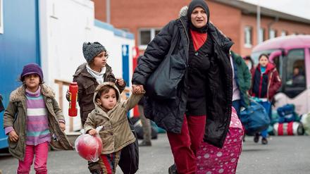 Flüchtlinge in einer Erstaufnahmeeinrichtung in Hessen: Demnächst wieder Einzelfallprüfungen für alle - auch für Syrer.