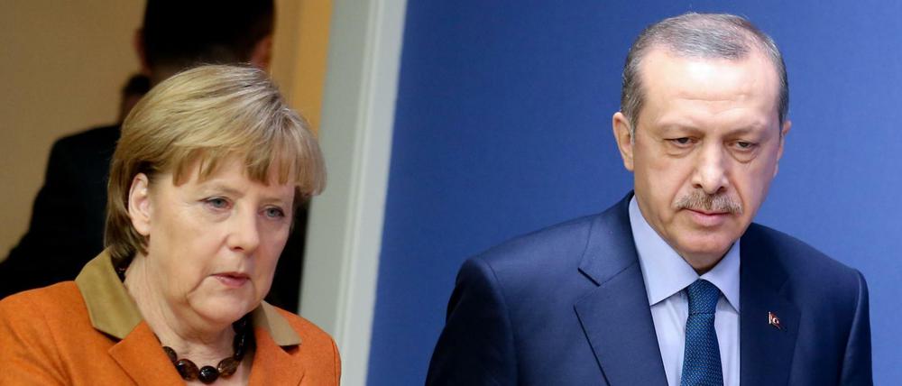 Kanzlerin Merkel und der türkische Präsident Recep Tayyip Erdogan bei einer gemeinsamen Pressekonferenz in Ankara.