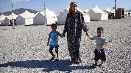 Mehr als 130.000 syrischen Flüchtlinge befinden sich derzeit in der Südtürkei. Von ihnen werden rund 95.000 in Flüchtlingslagern versorgt, wie in diesem hier in Hatay.