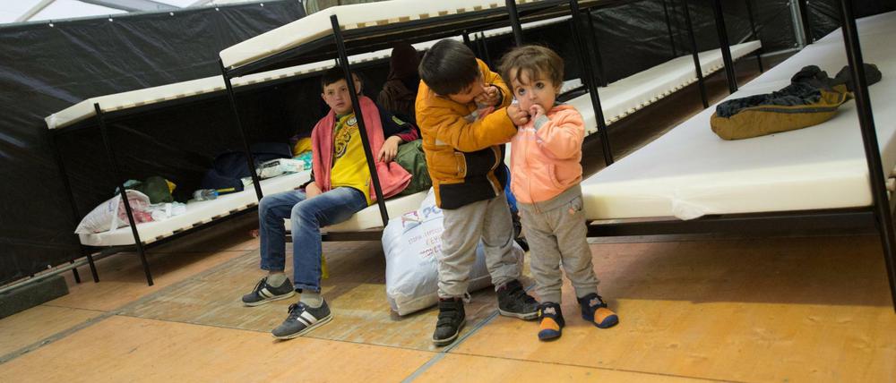 Diese Flüchtlingsfamilie aus Afghanistan hat in Stuttgart eine Zuflucht gefunden. Werden sie bald wieder zurück in ihre Heimat geschickt? 