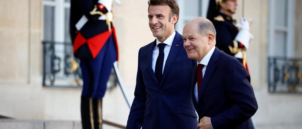Frankreichs Staatschef Macron (links) und Staatschef Macron vor dem Élysée-Palast im vergangenen Oktober.