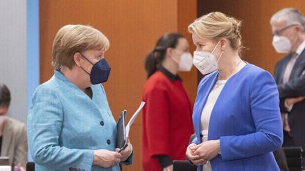 Kanzlerin Angela Merkel bedauert den Rücktritt von Franziska Giffey