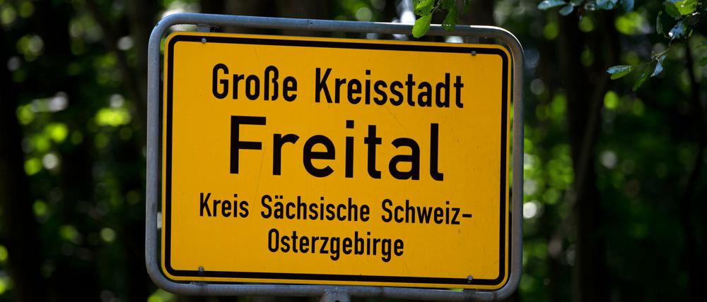 In Freital ist mutmaßlich ein Anschlag auf das Auto eines Linken-Stadtrates verübt worden. 
