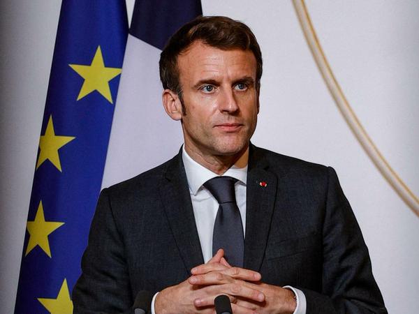 Frankreichs Präsident Emmanuel Macron argumentiert, Atomkraft sei klimafreundlicher als fossile Energieträger wie Gas. 