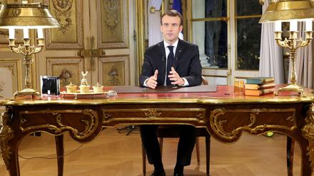 Frankreichs Präsident Emmanuel Macron bei seiner Rede an die Nation am Montagabend.