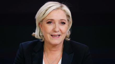 Marine Le Pen legt vorübergehend den Parteivorsitz nieder.