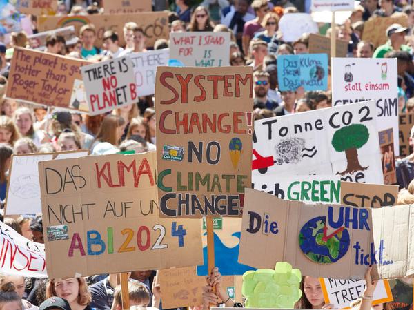 Die Schüler haben angefangen, jetzt sollten auch viele andere folgen: Raus zum Klimastreik am Freitag!, findet Eckart von Hirschhausen.