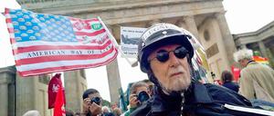 Antikriegstag. Am 1. September protestierte die Friedensbewegung am Brandenburger Tor gegen einen Militärschlag der USA in Syrien