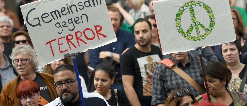 Köln, wo bist du? Am Friedensmarsch der Muslime beteiligten sich deutlich weniger Menschen als von den Veranstaltern erhofft.