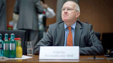 Klaus-Dieter Fritsche, Staatssekretär im Bundesinnenministerium, sagte am Donnerstag vor dem NSU-Untersuchungsausschuss aus - und sorgte für einen Eklat.