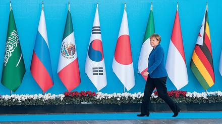 Bald wieder international: Kanzlerin Angela Merkel beim G-20-Gipfel in der Türkei 2015. 