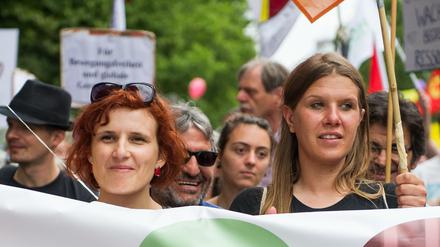 #NoG20-Demonstrantin Katja Kipping (links) am Samstag in Hamburg.