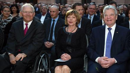 Wolfgang Schäuble, Daniela Schadt, Joachim Gauck (v.l.).