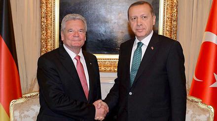 Schlechte Stimmung: Bundespräsident Joachim Gauck und der türkische Premier Erdogan.
