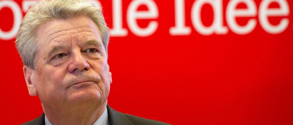 Darf sich Joachim Gauck als Bundespräsident parteikritisch äußern?