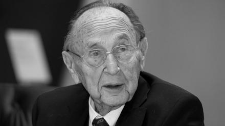 Der frühere Außenminister Hans-Dietrich Genscher ist im Alter von 89 Jahren gestorben.