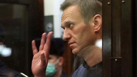Der Zustand von Alexej Nawalny verschlechtert sich. Deshalb fordern russische Ärzte Zugang zu ihm.